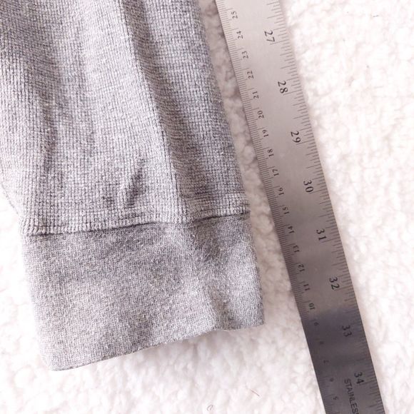 Duluth Trading Co Gray Henley Waffle Pattern Thermal Men's Size LT - Picture 9 of 14